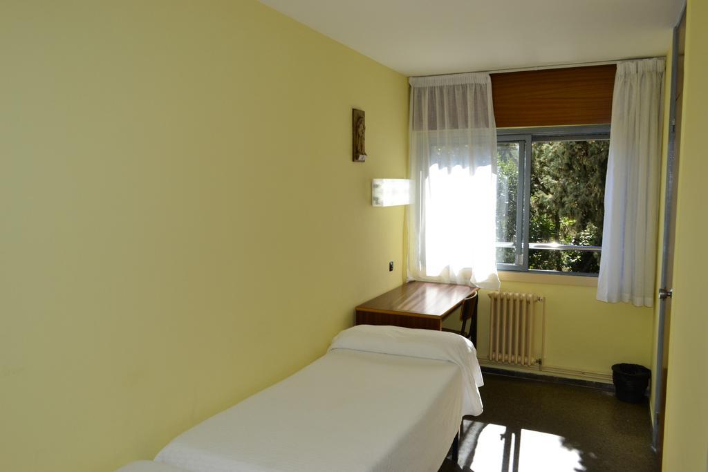 Residencia Salesiana Marti-codolar 2* Barcelone