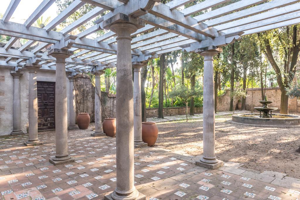 Guest house Residencia Salesiana Marti-codolar 2*