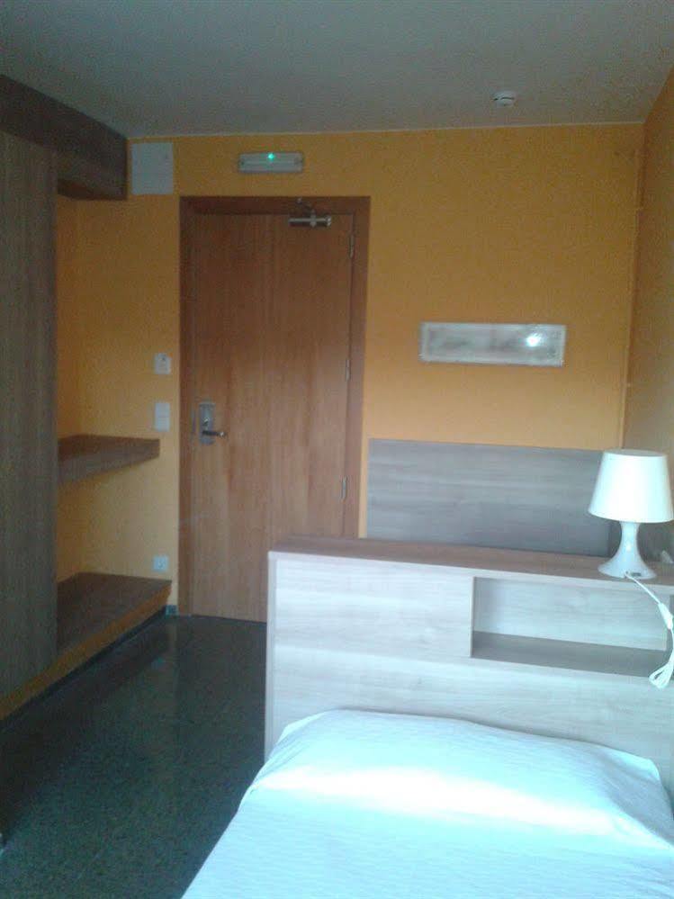 Residencia Salesiana Marti-codolar Guest house Barcelona